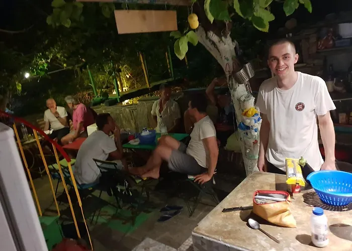 Lemon Tree House بيت شباب